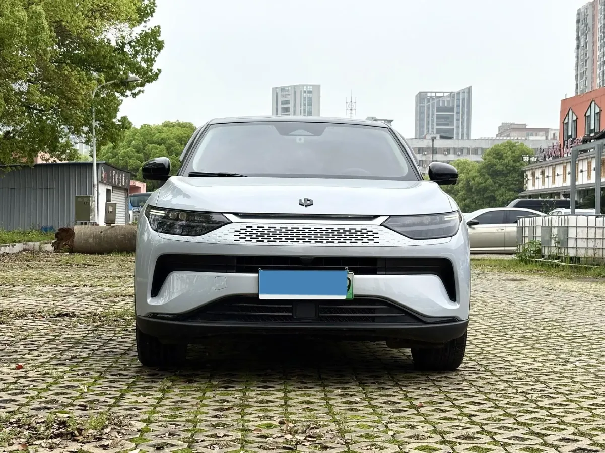 2024 Leapmotor C11 1.5L 95HP L4 REEV 30.1KWH,autocango,china used car exporter,china ev exporter,chinese used car exporter,chinese used ev exporter