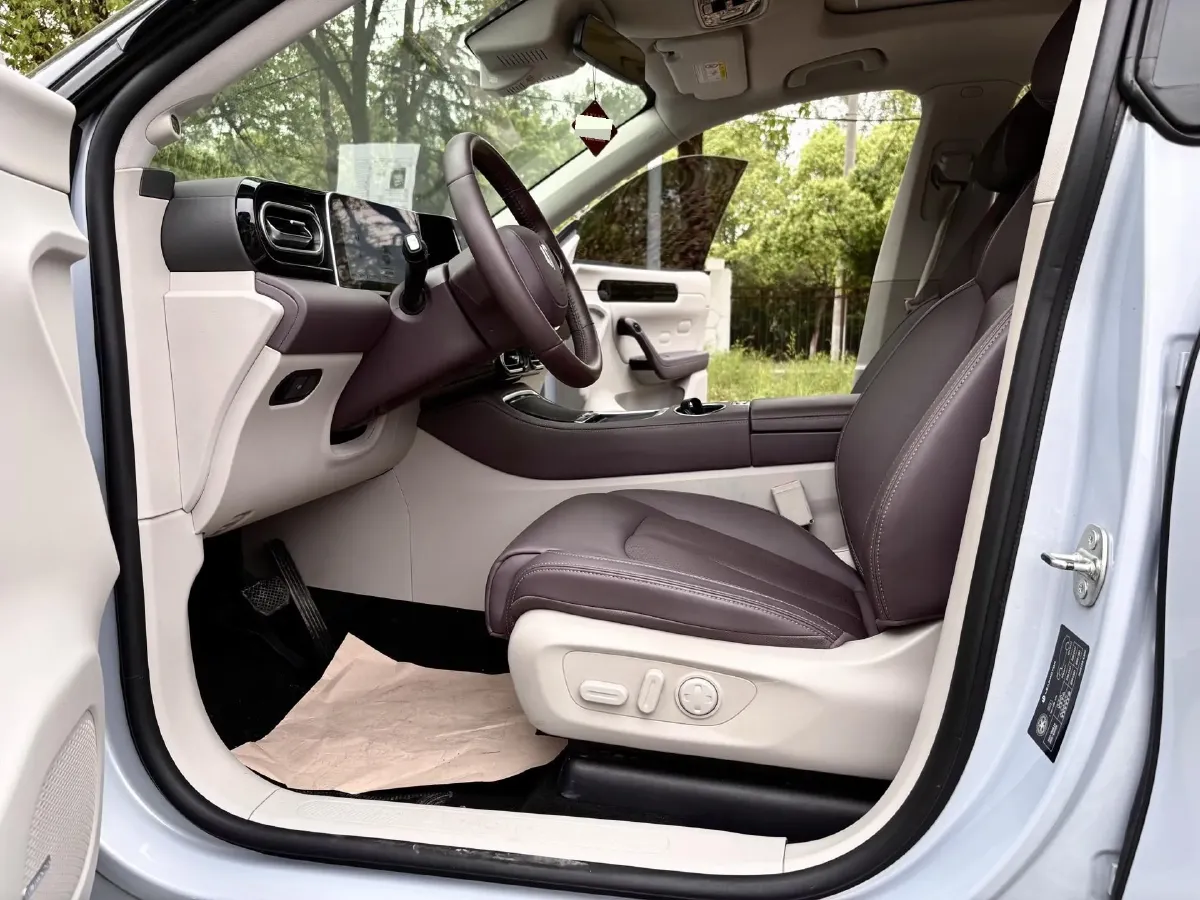 2024 Leapmotor C11 1.5L 95HP L4 REEV 30.1KWH,autocango,china used car exporter,china ev exporter,chinese used car exporter,chinese used ev exporter