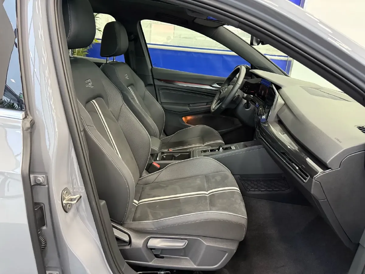 2023 Volkswagen Golf 1.4T 150HP L4 7DCT,autocango,china used car exporter,china ev exporter,chinese used car exporter,chinese used ev exporter