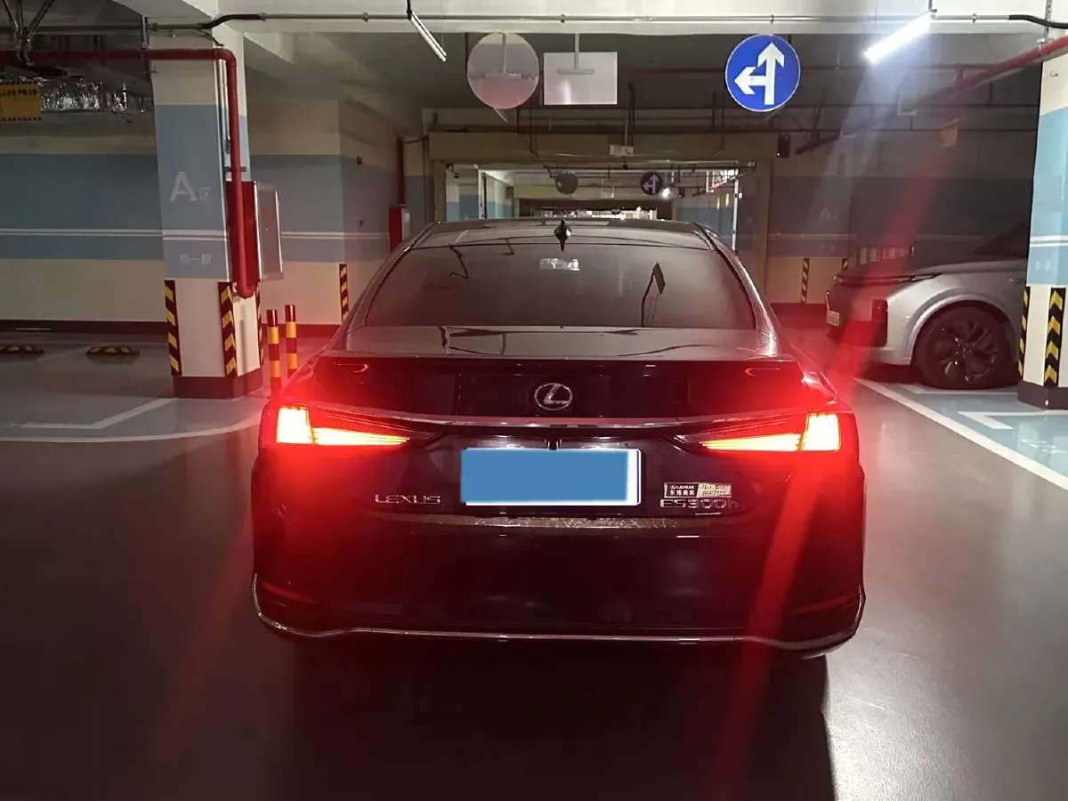 2018 Lexus ES 2.5L 207HP L4 8AT,autocango,china used car exporter,china ev exporter,chinese used car exporter,chinese used ev exporter
