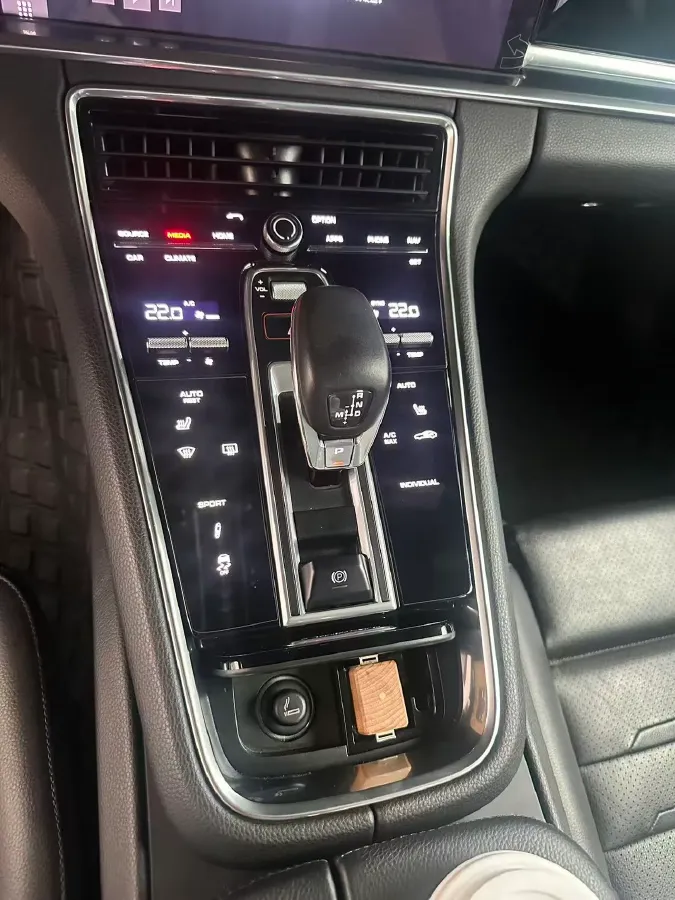 2019 Porsche Panamera 2.9T 330HP V6 8DCT,autocango,china used car exporter,china ev exporter,chinese used car exporter,chinese used ev exporter