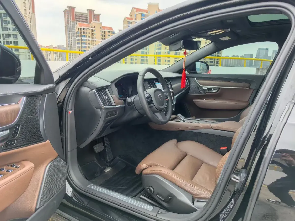 2022 Volvo S90 2.0T 250HP L4 8AT,autocango,china used car exporter,china ev exporter,chinese used car exporter,chinese used ev exporter