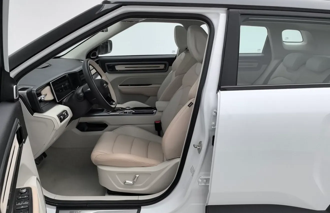 2023 Geely ICON 1.5T 181HP L4 7DCT,autocango,china used car exporter,china ev exporter,chinese used car exporter,chinese used ev exporter