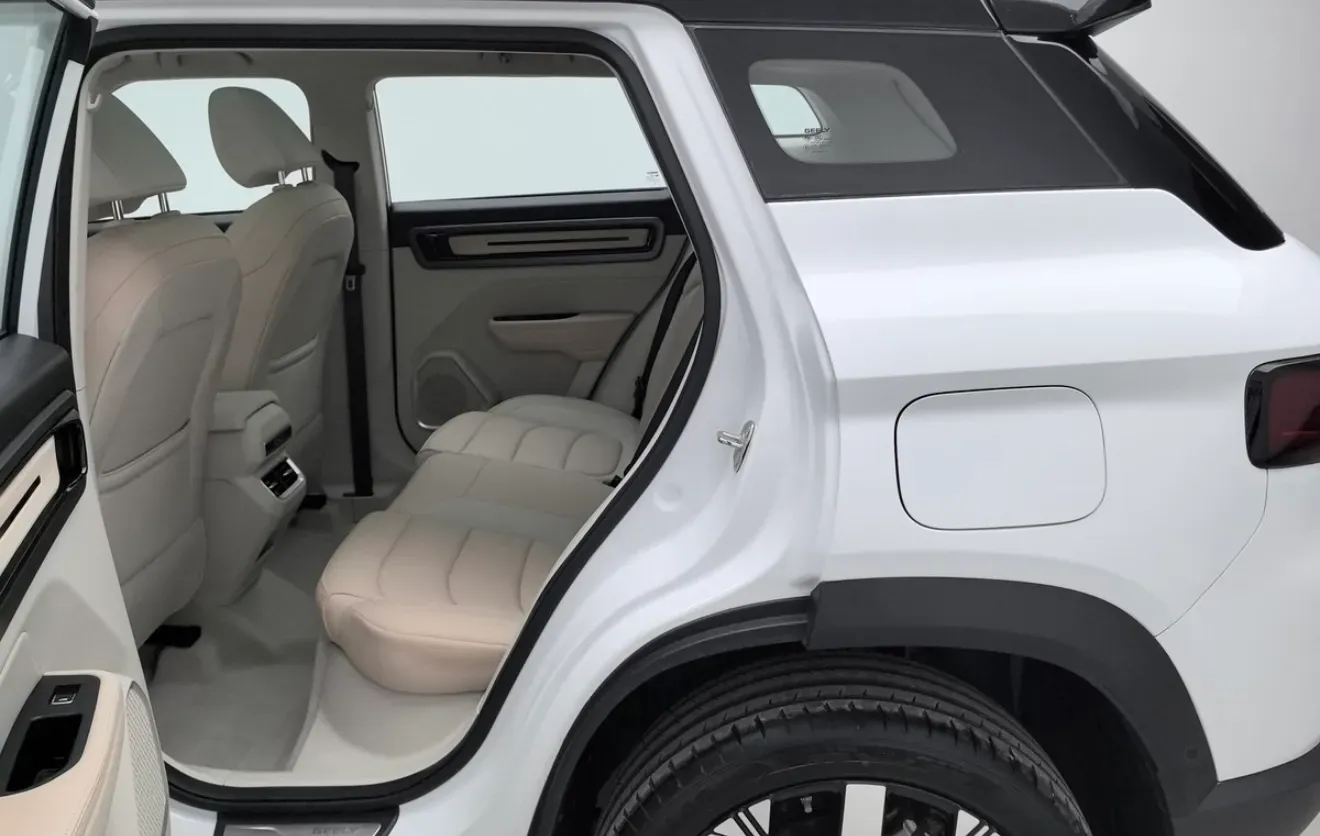 2023 Geely ICON 1.5T 181HP L4 7DCT,autocango,china used car exporter,china ev exporter,chinese used car exporter,chinese used ev exporter