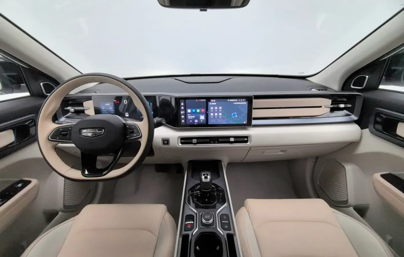 2023 Geely ICON 1.5T 181HP L4 7DCT,autocango,china used car exporter,china ev exporter,chinese used car exporter,chinese used ev exporter