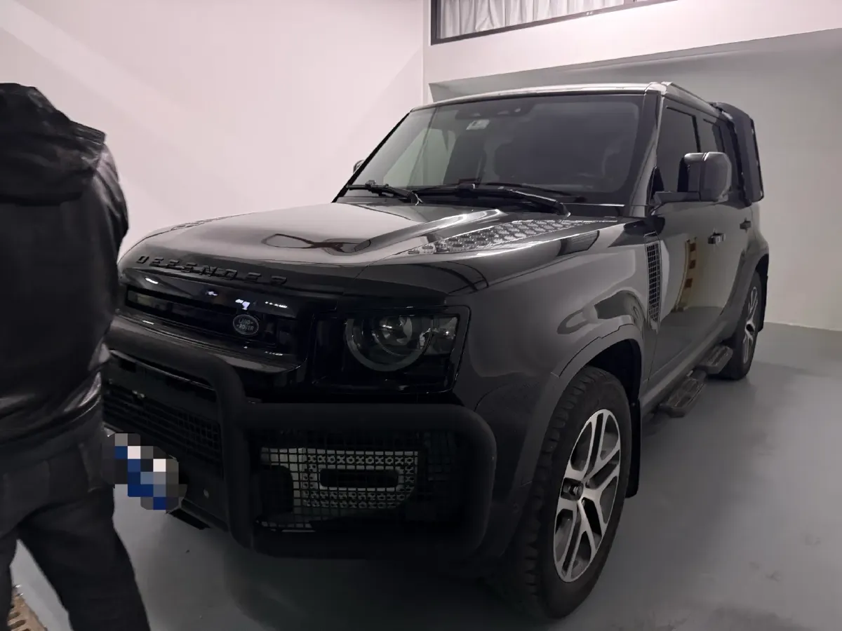 2020 Land Rover Defender 3.0T 400HP L6 8AT,autocango,china used car exporter,china ev exporter,chinese used car exporter,chinese used ev exporter