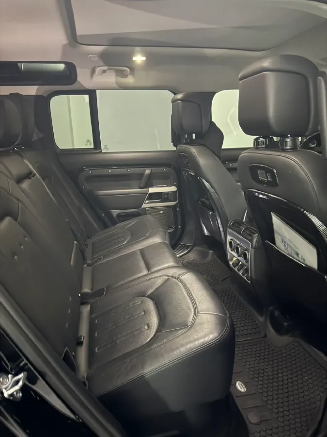 2020 Land Rover Defender 3.0T 400HP L6 8AT,autocango,china used car exporter,china ev exporter,chinese used car exporter,chinese used ev exporter