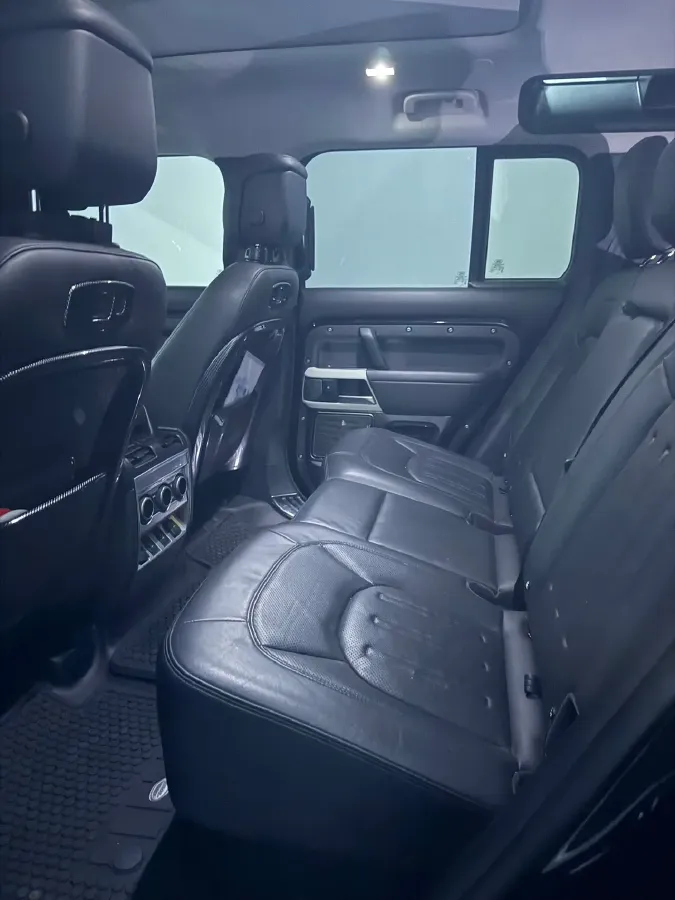 2020 Land Rover Defender 3.0T 400HP L6 8AT,autocango,china used car exporter,china ev exporter,chinese used car exporter,chinese used ev exporter