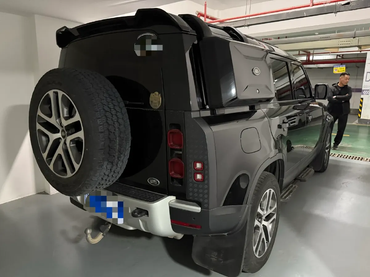 2020 Land Rover Defender 3.0T 400HP L6 8AT,autocango,china used car exporter,china ev exporter,chinese used car exporter,chinese used ev exporter
