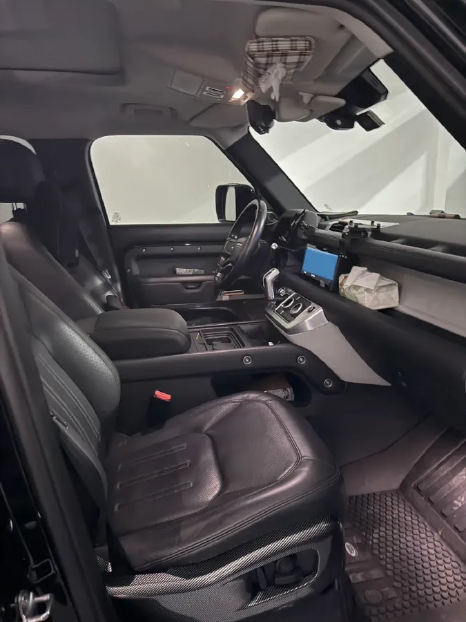 2020 Land Rover Defender 3.0T 400HP L6 8AT,autocango,china used car exporter,china ev exporter,chinese used car exporter,chinese used ev exporter