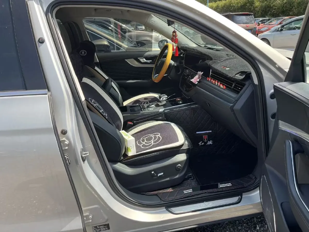 2022 HongQi HS5 2.0T 224HP L4 6AT,autocango,china used car exporter,china ev exporter,chinese used car exporter,chinese used ev exporter