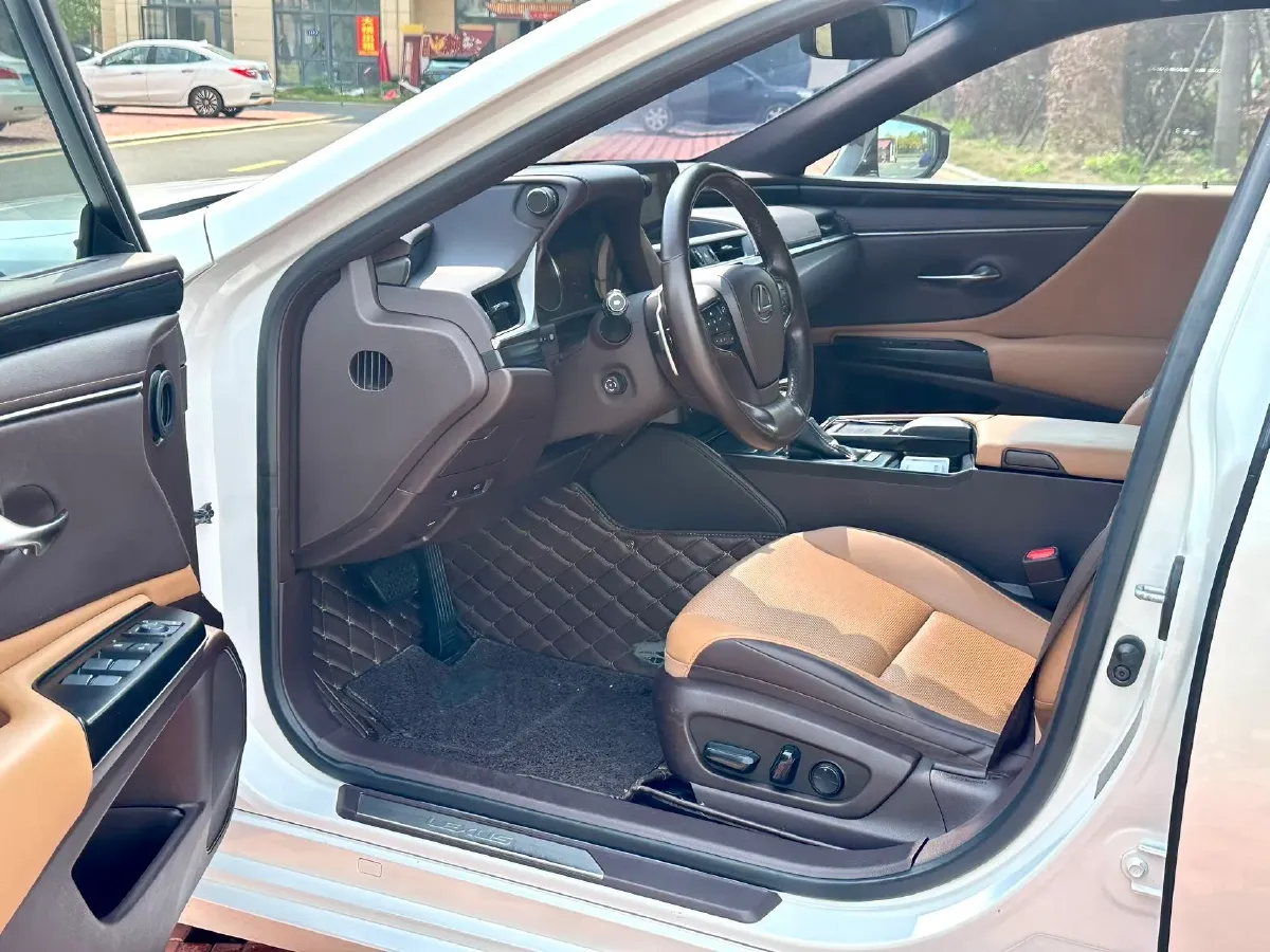 2020 Lexus ES 2.5L 178HP L4 E-CVT Hybrid,autocango,china used car exporter,china ev exporter,chinese used car exporter,chinese used ev exporter