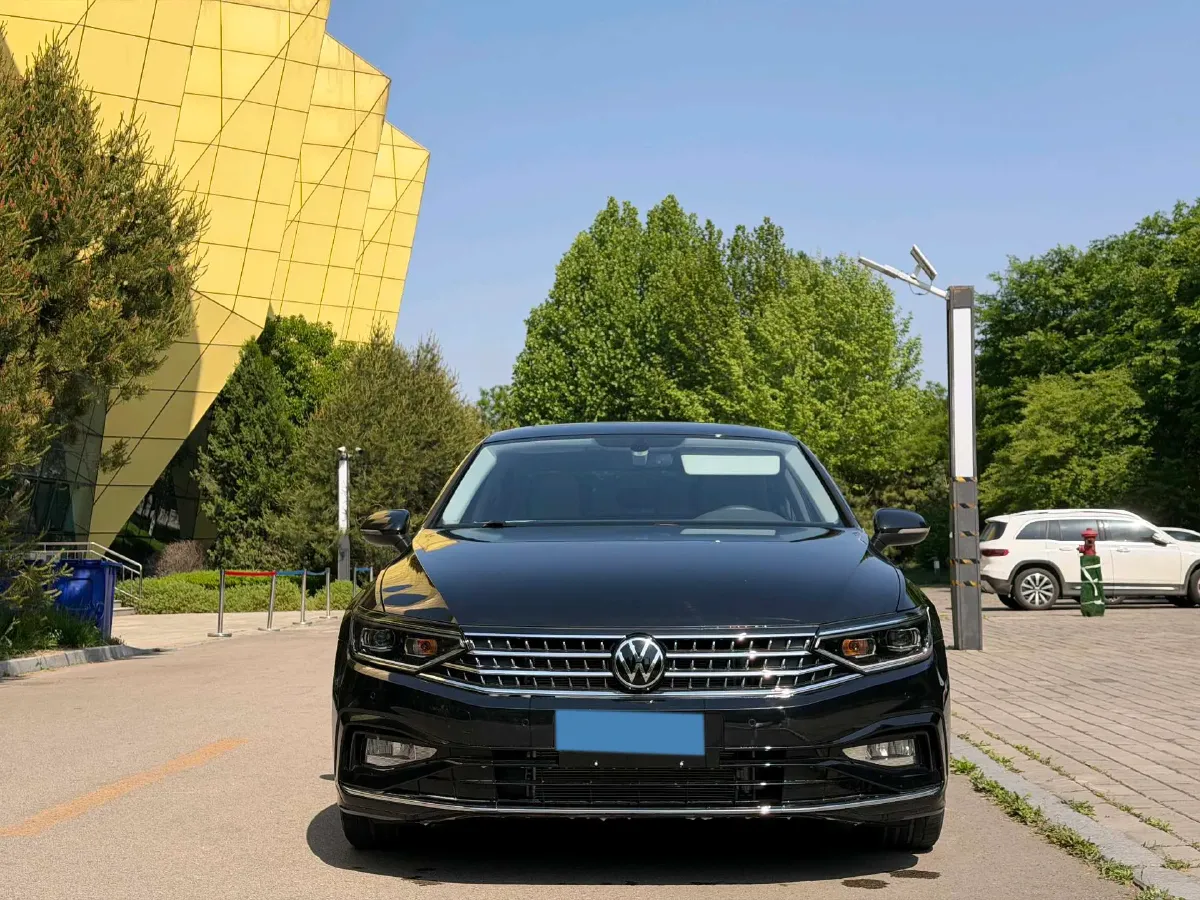 2023 Volkswagen Magotan 2.0T 186HP L4 7DCT,autocango,china used car exporter,china ev exporter,chinese used car exporter,chinese used ev exporter