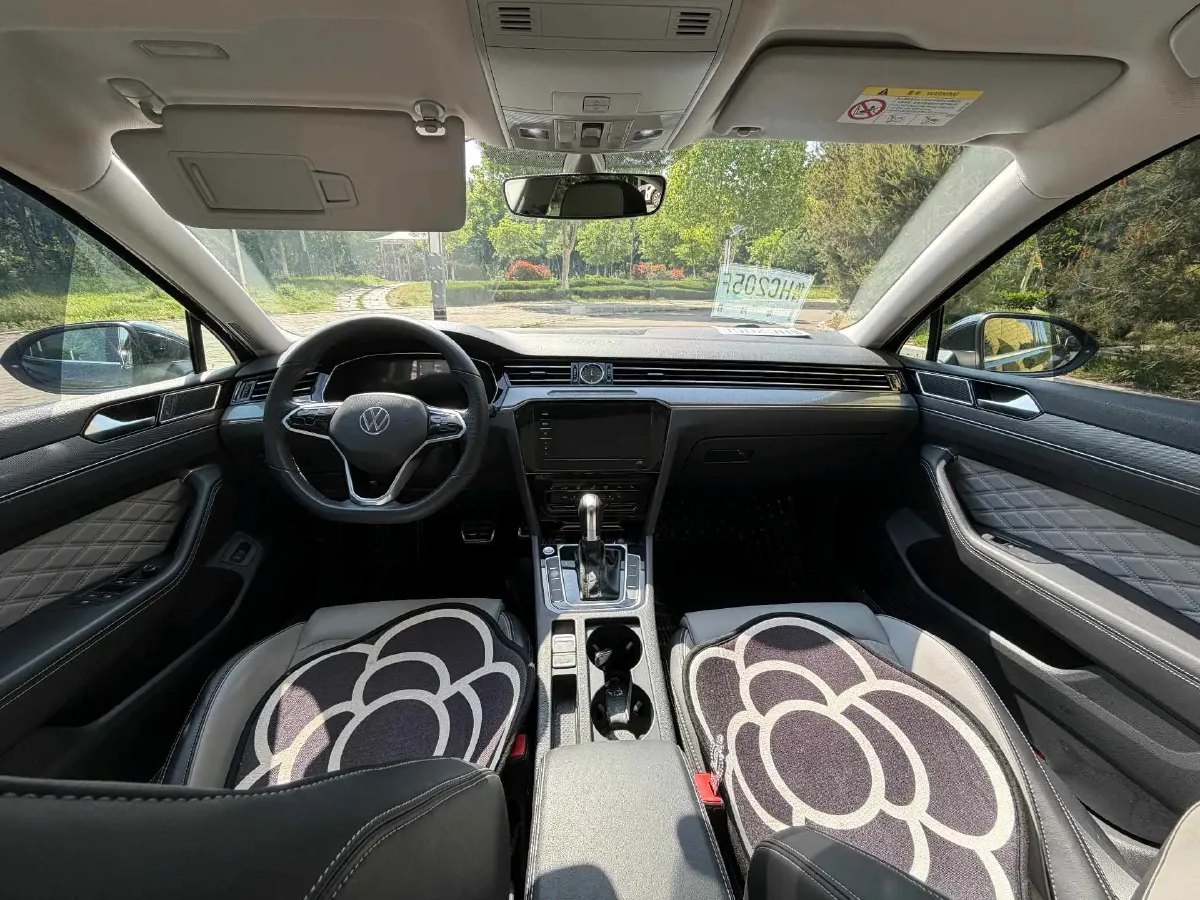 2023 Volkswagen Magotan 2.0T 186HP L4 7DCT,autocango,china used car exporter,china ev exporter,chinese used car exporter,chinese used ev exporter