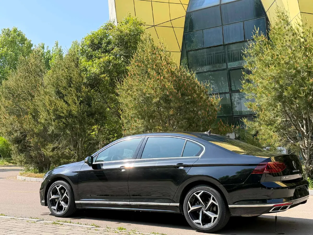 2023 Volkswagen Magotan 2.0T 186HP L4 7DCT,autocango,china used car exporter,china ev exporter,chinese used car exporter,chinese used ev exporter