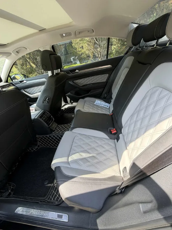 2023 Volkswagen Magotan 2.0T 186HP L4 7DCT,autocango,china used car exporter,china ev exporter,chinese used car exporter,chinese used ev exporter
