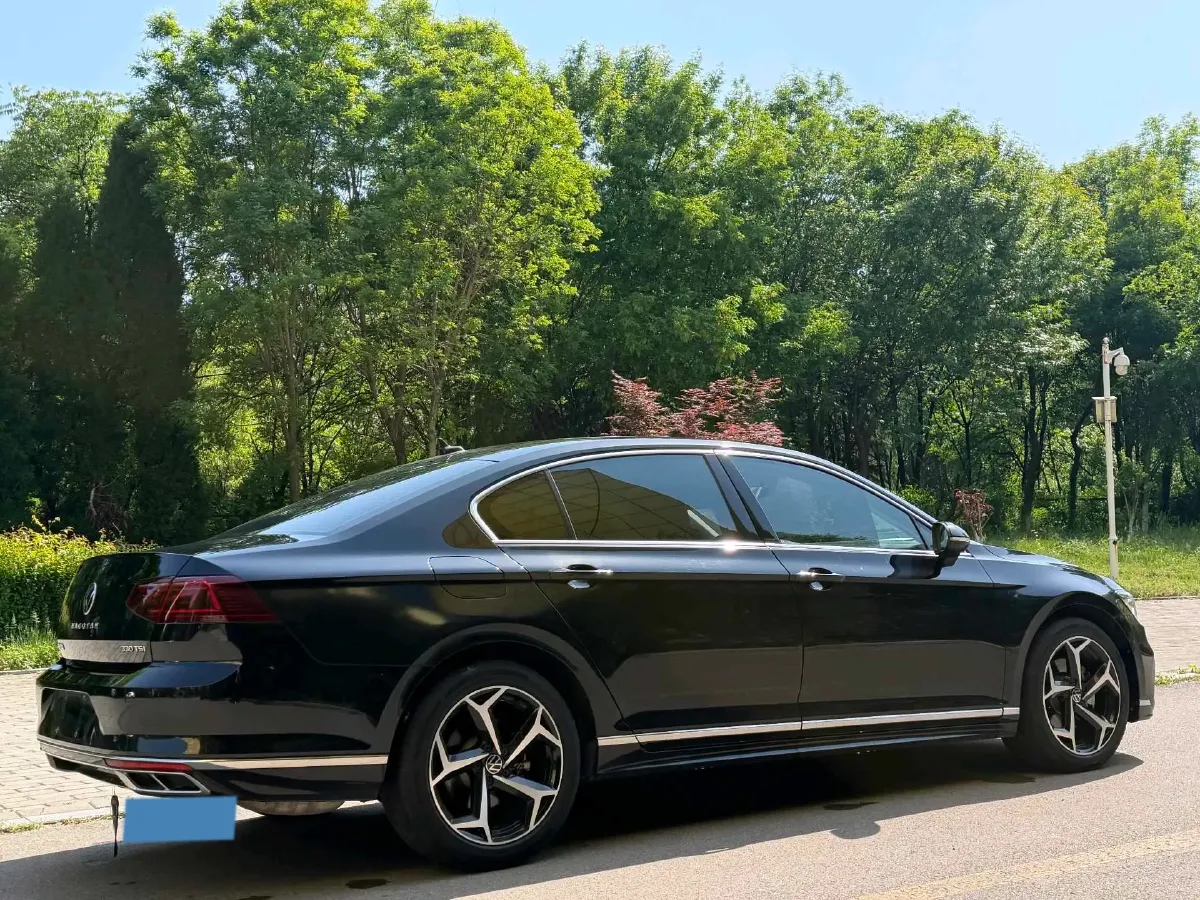 2023 Volkswagen Magotan 2.0T 186HP L4 7DCT,autocango,china used car exporter,china ev exporter,chinese used car exporter,chinese used ev exporter