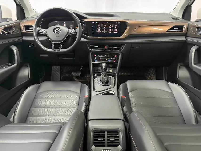 2022 MAXUS XinTu V90 2.0T 150HP L4 6AT,autocango,china used car exporter,china ev exporter,chinese used car exporter,chinese used ev exporter