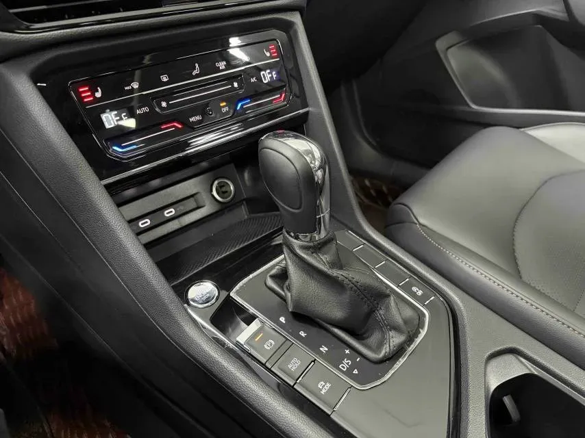 2022 MAXUS XinTu V90 2.0T 150HP L4 6AT,autocango,china used car exporter,china ev exporter,chinese used car exporter,chinese used ev exporter