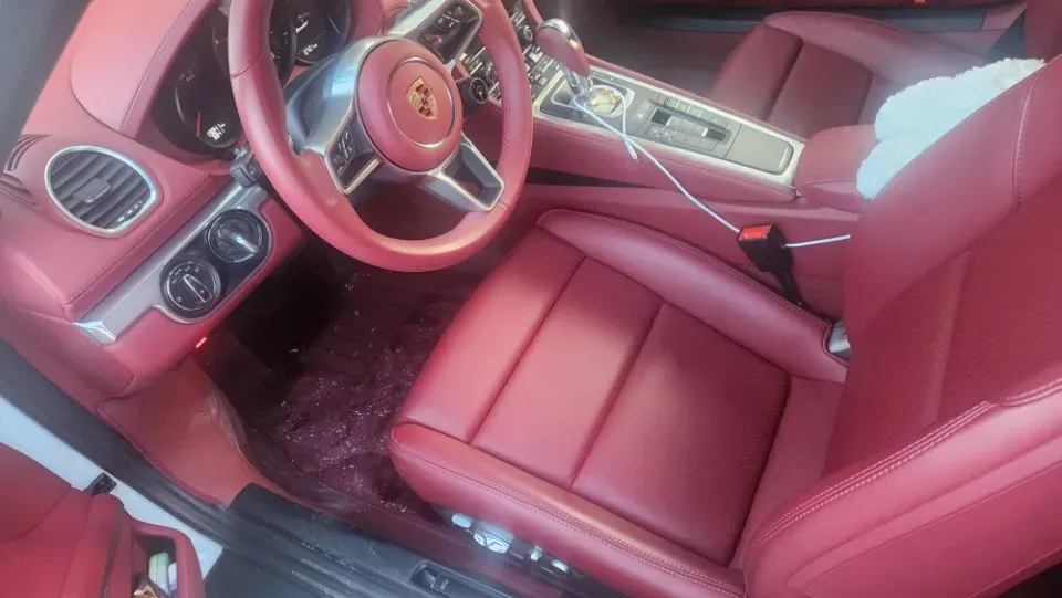 2023 Porsche 718 2.0T 250HP H4 7DCT,autocango,china used car exporter,china ev exporter,chinese used car exporter,chinese used ev exporter