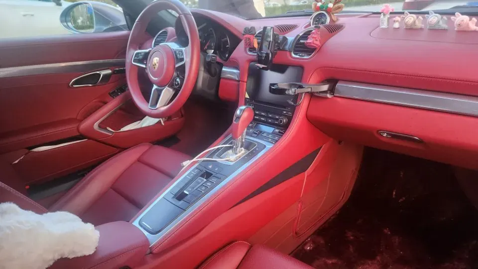 2023 Porsche 718 2.0T 250HP H4 7DCT,autocango,china used car exporter,china ev exporter,chinese used car exporter,chinese used ev exporter