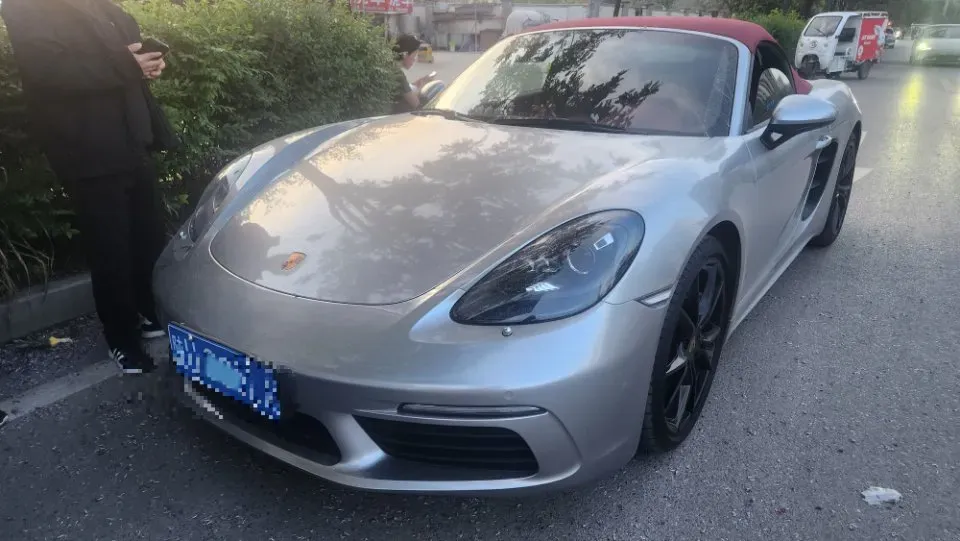 2023 Porsche 718 2.0T 250HP H4 7DCT,autocango,china used car exporter,china ev exporter,chinese used car exporter,chinese used ev exporter