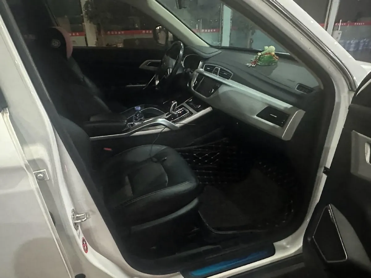 2020 Roewe i6 1.5T 169HP L4 7DCT,autocango,china used car exporter,china ev exporter,chinese used car exporter,chinese used ev exporter