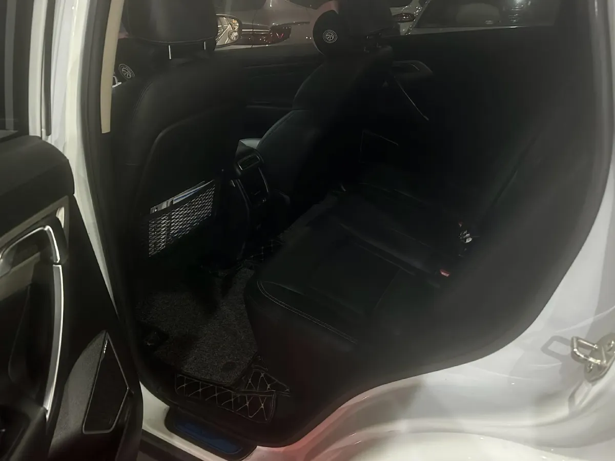 2020 Roewe i6 1.5T 169HP L4 7DCT,autocango,china used car exporter,china ev exporter,chinese used car exporter,chinese used ev exporter