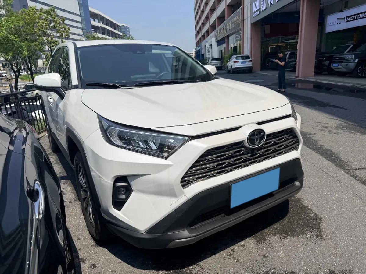 2023 Toyota RAV4 2.0L 171HP L4 CVT,autocango,china used car exporter,china ev exporter,chinese used car exporter,chinese used ev exporter