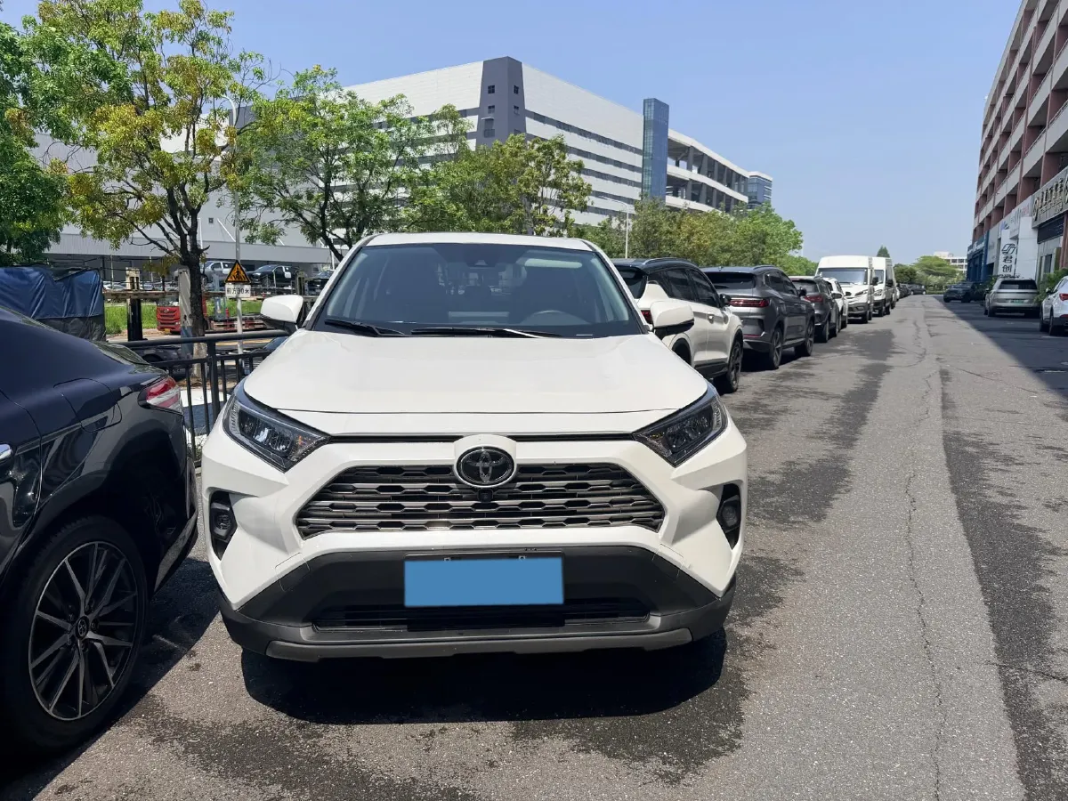 2023 Toyota RAV4 2.0L 171HP L4 CVT,autocango,china used car exporter,china ev exporter,chinese used car exporter,chinese used ev exporter
