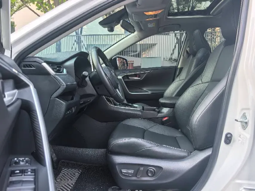 2022 Toyota Wildlander 2.5L 178HP L4 E-CVT Hybrid,autocango,china used car exporter,china ev exporter,chinese used car exporter,chinese used ev exporter