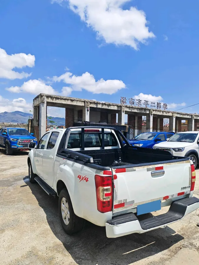 2018 Isuzu LingTuo 2.5T 129HP L4 6MT,autocango,china used car exporter,china ev exporter,chinese used car exporter,chinese used ev exporter