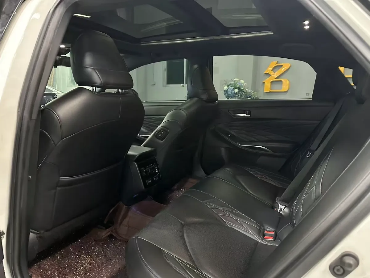 2019 Toyota Avalon 2.5L 178HP L4 E-CVT Hybrid,autocango,china used car exporter,china ev exporter,chinese used car exporter,chinese used ev exporter