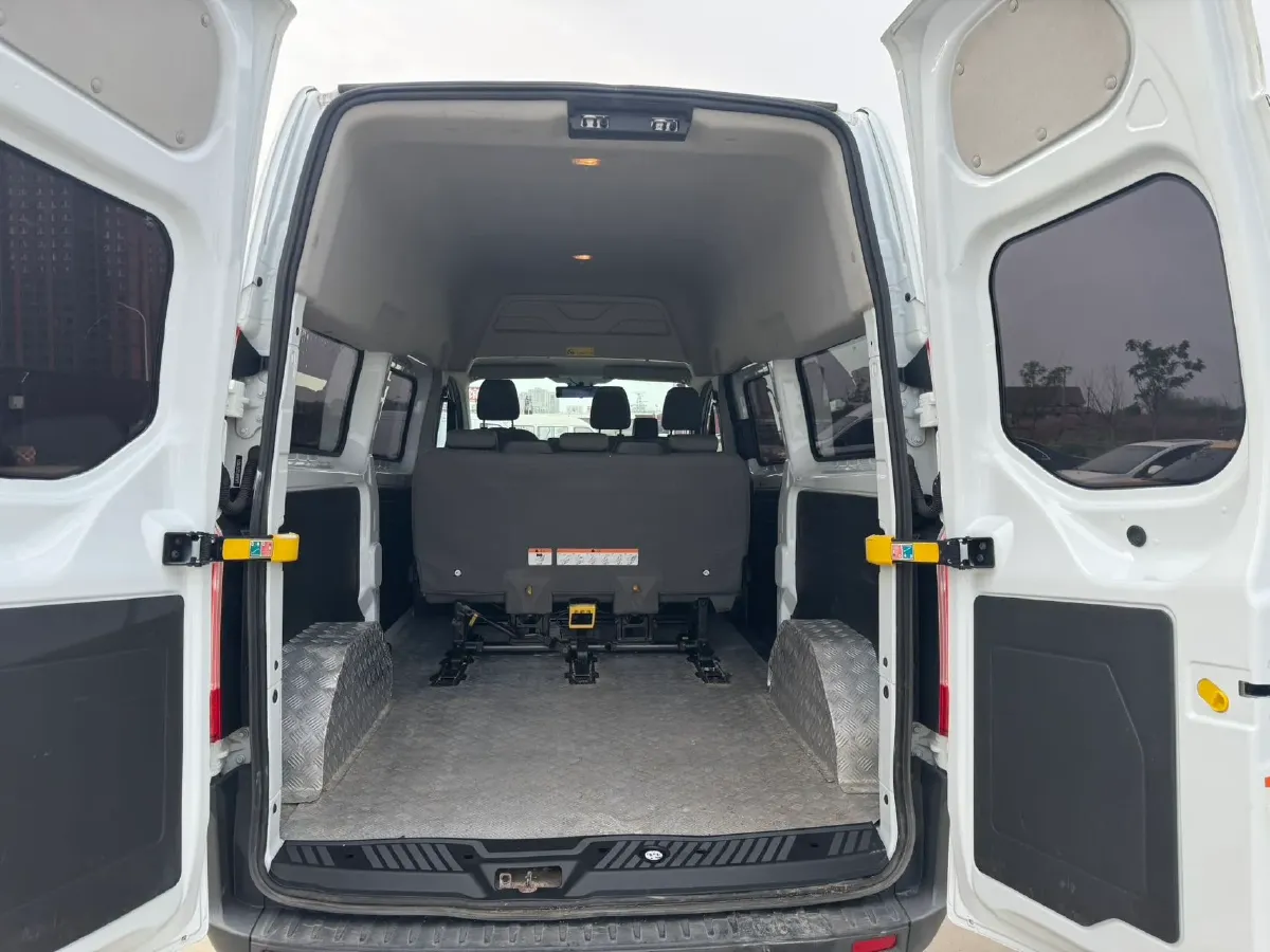 2017 Ford Transit 2.0T 202HP L4 5MT,autocango,china used car exporter,china ev exporter,chinese used car exporter,chinese used ev exporter