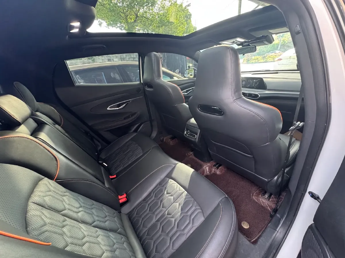 2022 ChangAn UNI-T 1.5T 188HP L4 7DCT,autocango,china used car exporter,china ev exporter,chinese used car exporter,chinese used ev exporter