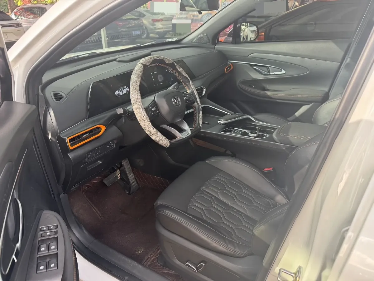 2022 ChangAn UNI-T 1.5T 188HP L4 7DCT,autocango,china used car exporter,china ev exporter,chinese used car exporter,chinese used ev exporter