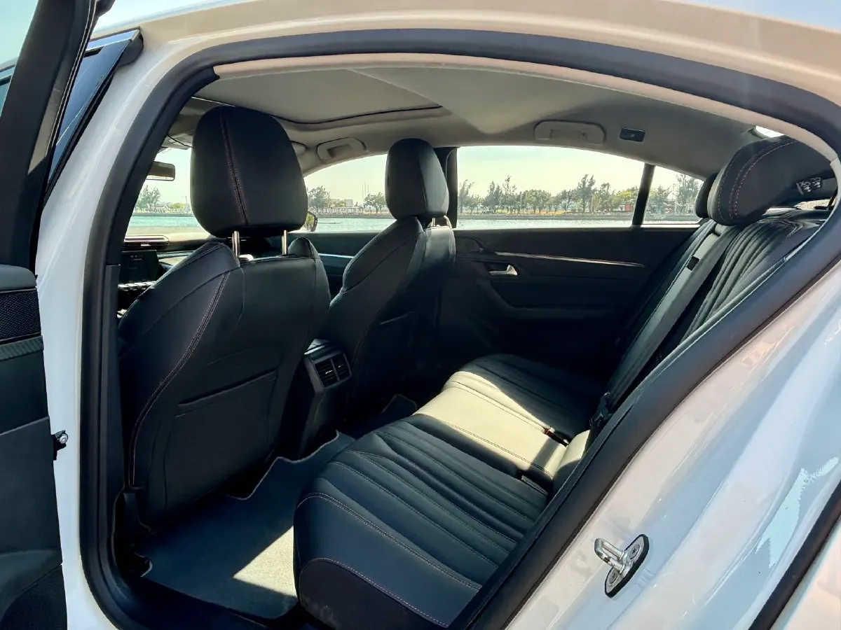 2019 Peugeot 508 1.8T 211HP L4 8AT,autocango,china used car exporter,china ev exporter,chinese used car exporter,chinese used ev exporter