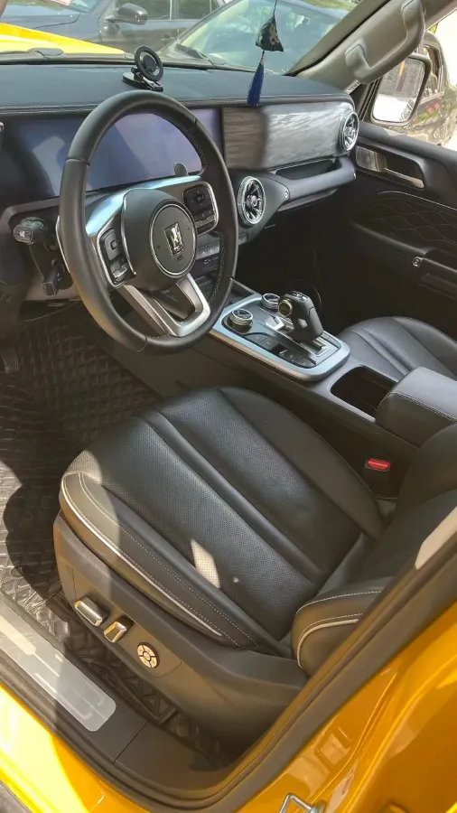 2022 Tank 300 2.0T 227HP L4 8AT,autocango,china used car exporter,china ev exporter,chinese used car exporter,chinese used ev exporter