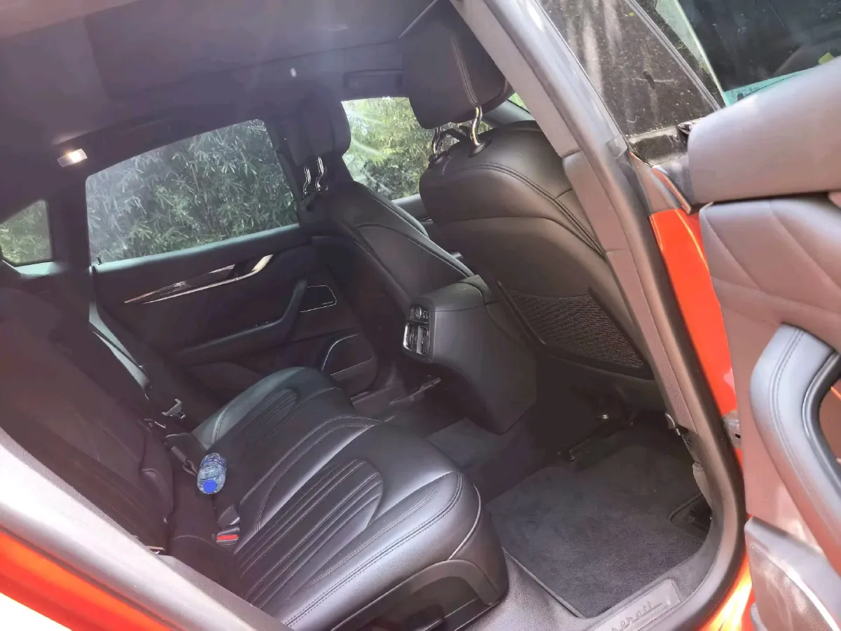 2022 Maserati Levante 2.0T 330HP L4 8AT,autocango,china used car exporter,china ev exporter,chinese used car exporter,chinese used ev exporter