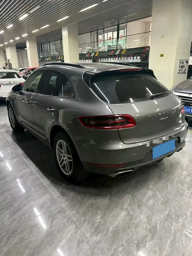 2017 YuTong T7 6.0L 316HP V8 6AT,autocango,china used car exporter,china ev exporter,chinese used car exporter,chinese used ev exporter