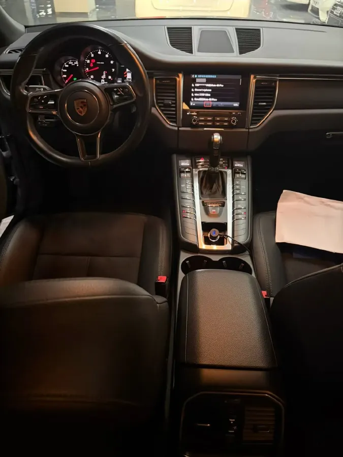 2017 YuTong T7 6.0L 316HP V8 6AT,autocango,china used car exporter,china ev exporter,chinese used car exporter,chinese used ev exporter