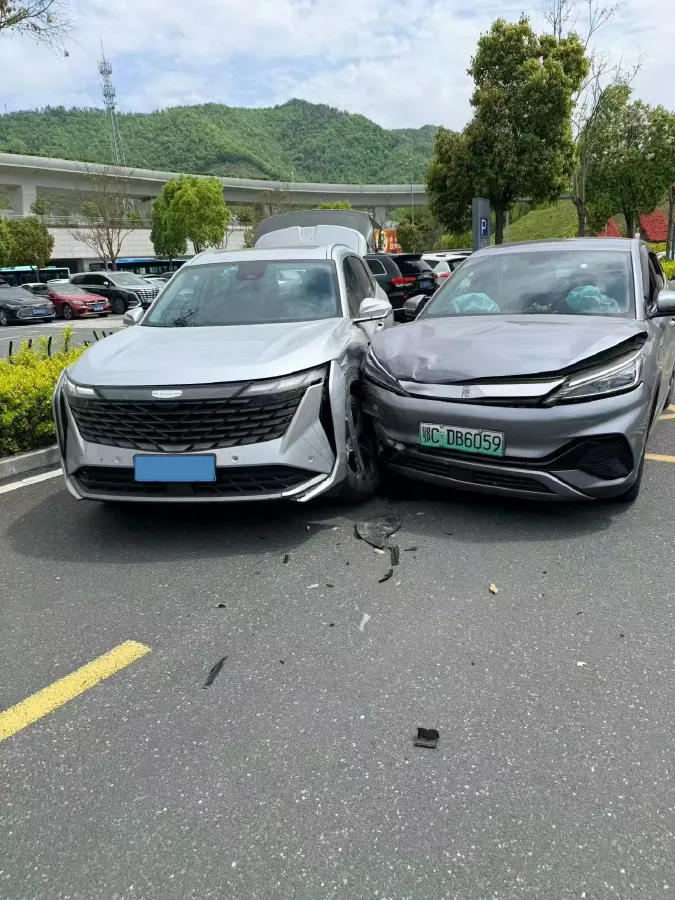 2023 Geely StarRay 1.5T 181HP L4 7DCT,autocango,china used car exporter,china ev exporter,chinese used car exporter,chinese used ev exporter