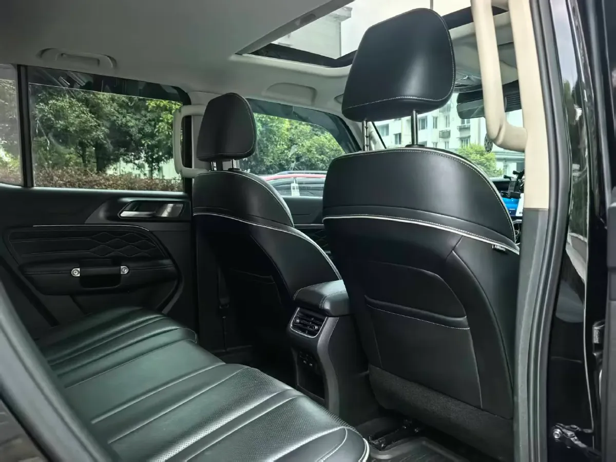 2021 Tank 300 2.0T 227HP L4 8AT,autocango,china used car exporter,china ev exporter,chinese used car exporter,chinese used ev exporter