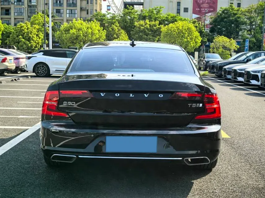 2020 Volvo S90 2.0T 254HP L4 8AT,autocango,china used car exporter,china ev exporter,chinese used car exporter,chinese used ev exporter