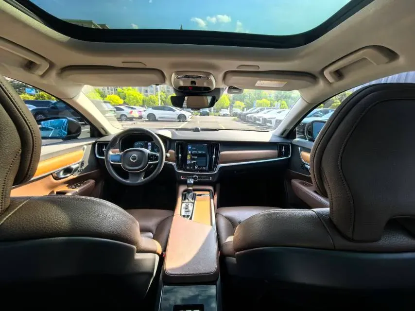 2020 Volvo S90 2.0T 254HP L4 8AT,autocango,china used car exporter,china ev exporter,chinese used car exporter,chinese used ev exporter