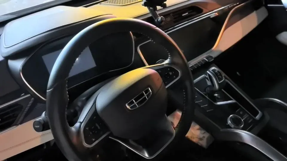 2022 Geely Azkarra 1.8T 184HP L4 7DCT,autocango,china used car exporter,china ev exporter,chinese used car exporter,chinese used ev exporter