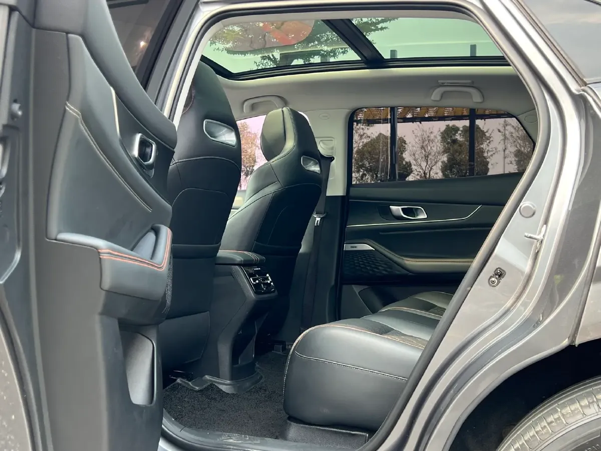 2021 ChangAn UNI-K 2.0T 233HP L4 8AT,autocango,china used car exporter,china ev exporter,chinese used car exporter,chinese used ev exporter