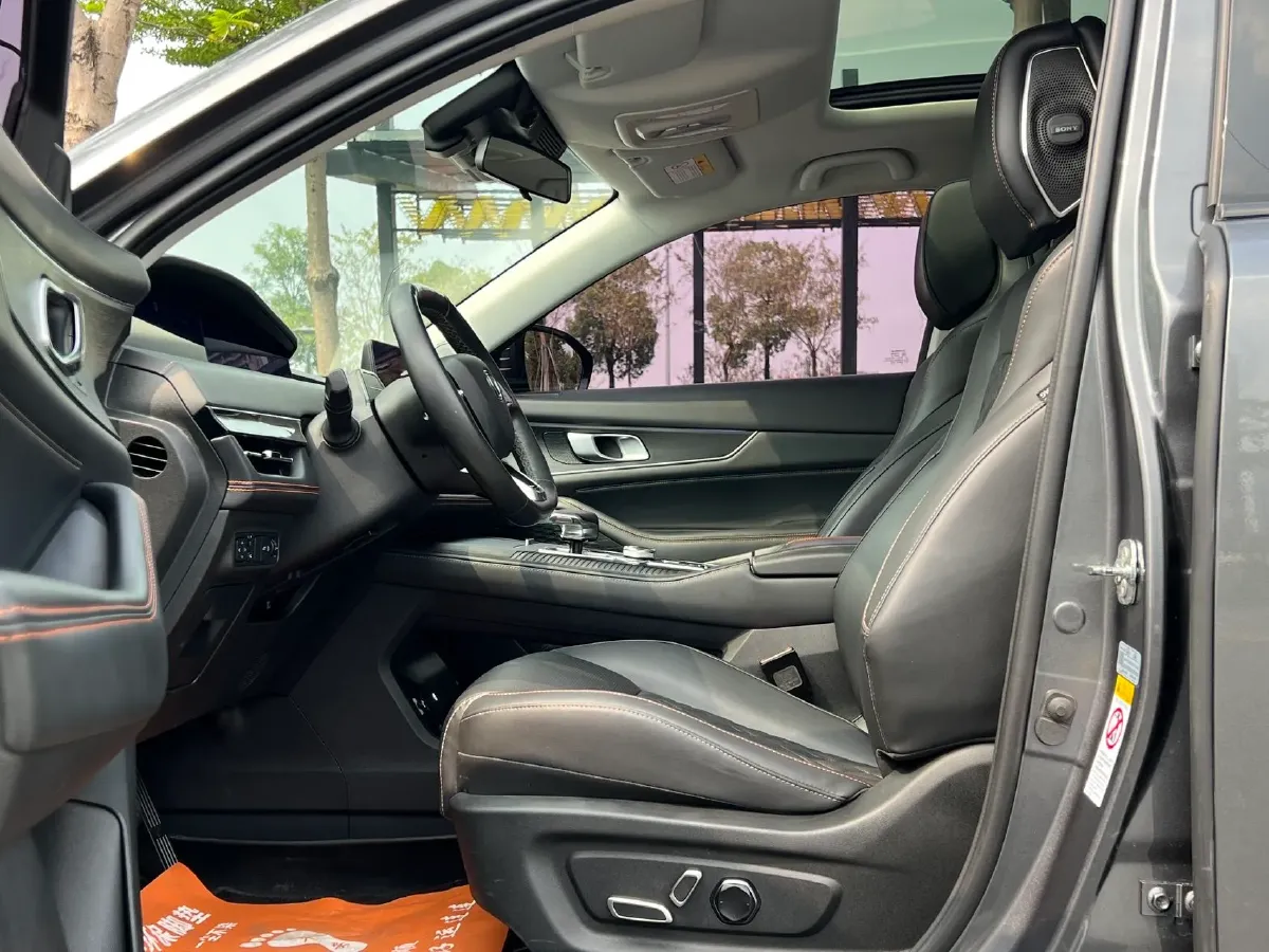 2021 ChangAn UNI-K 2.0T 233HP L4 8AT,autocango,china used car exporter,china ev exporter,chinese used car exporter,chinese used ev exporter