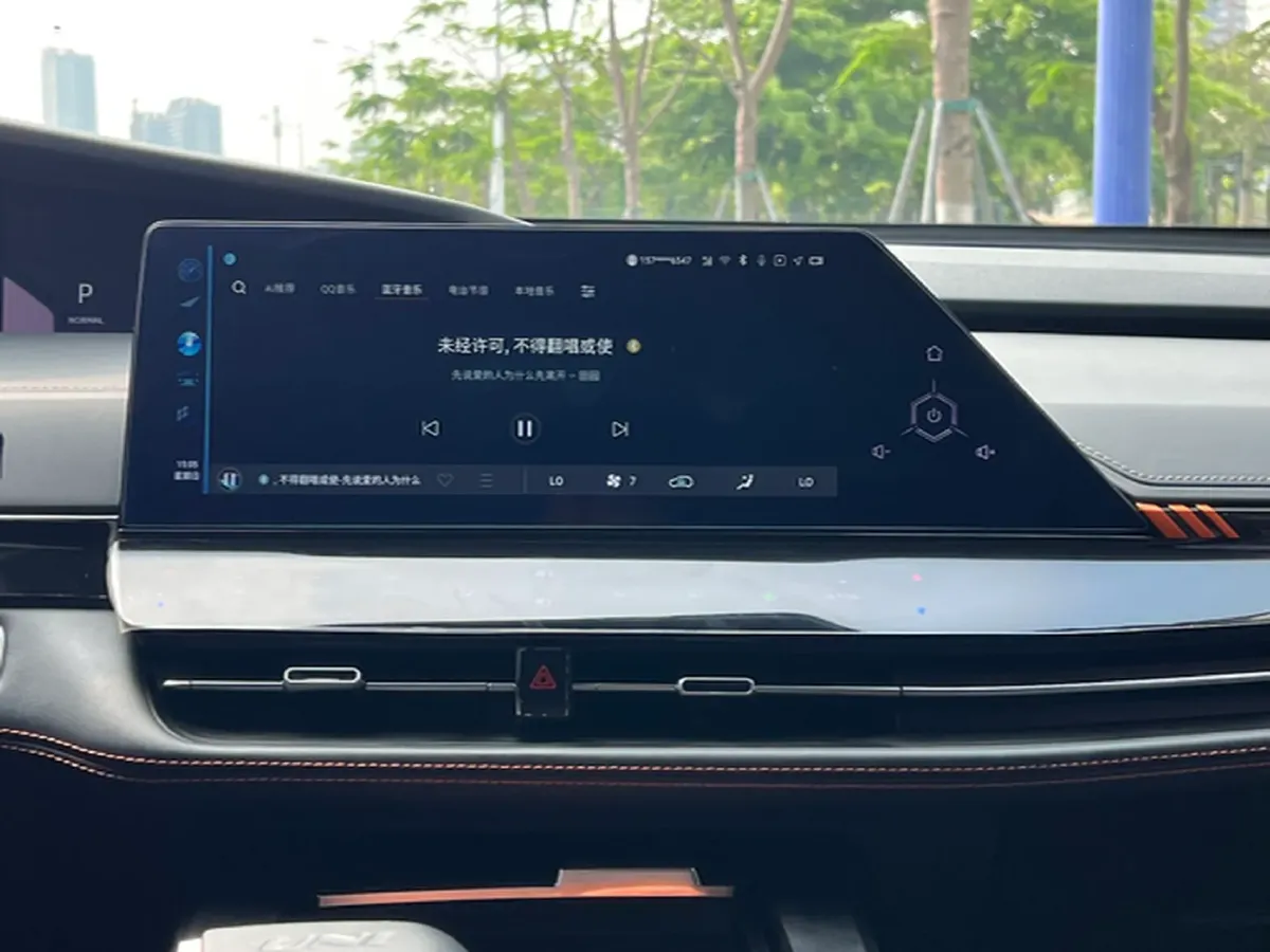 2021 ChangAn UNI-K 2.0T 233HP L4 8AT,autocango,china used car exporter,china ev exporter,chinese used car exporter,chinese used ev exporter