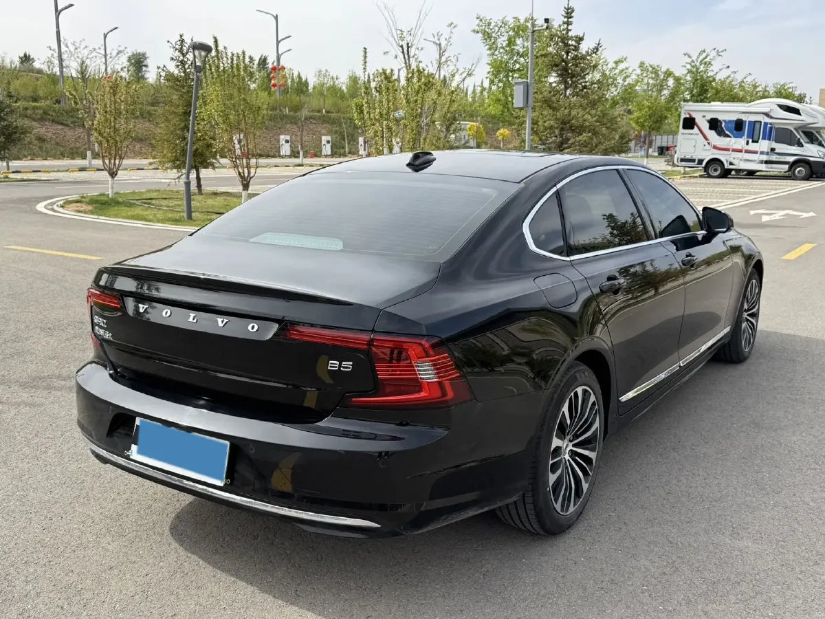 2023 Volvo S90 2.0T 250HP L4 8AT,autocango,china used car exporter,china ev exporter,chinese used car exporter,chinese used ev exporter